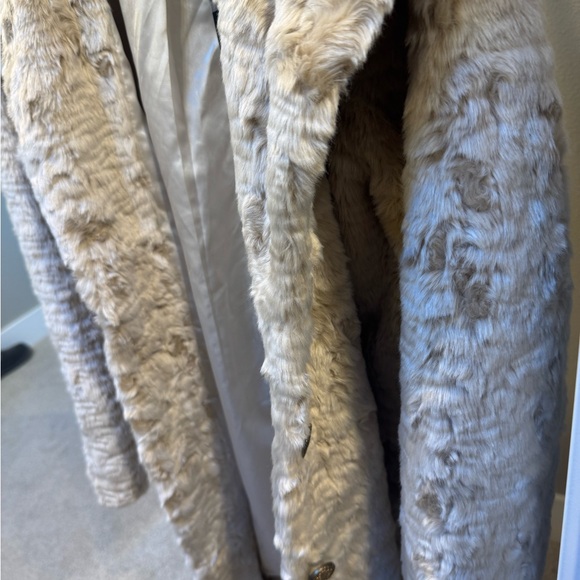 Cream Faux Fur Coat - Picture 9 of 9